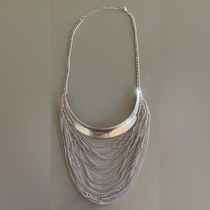 🩶 Elegant Silver Colored Chain Necklace 🩶